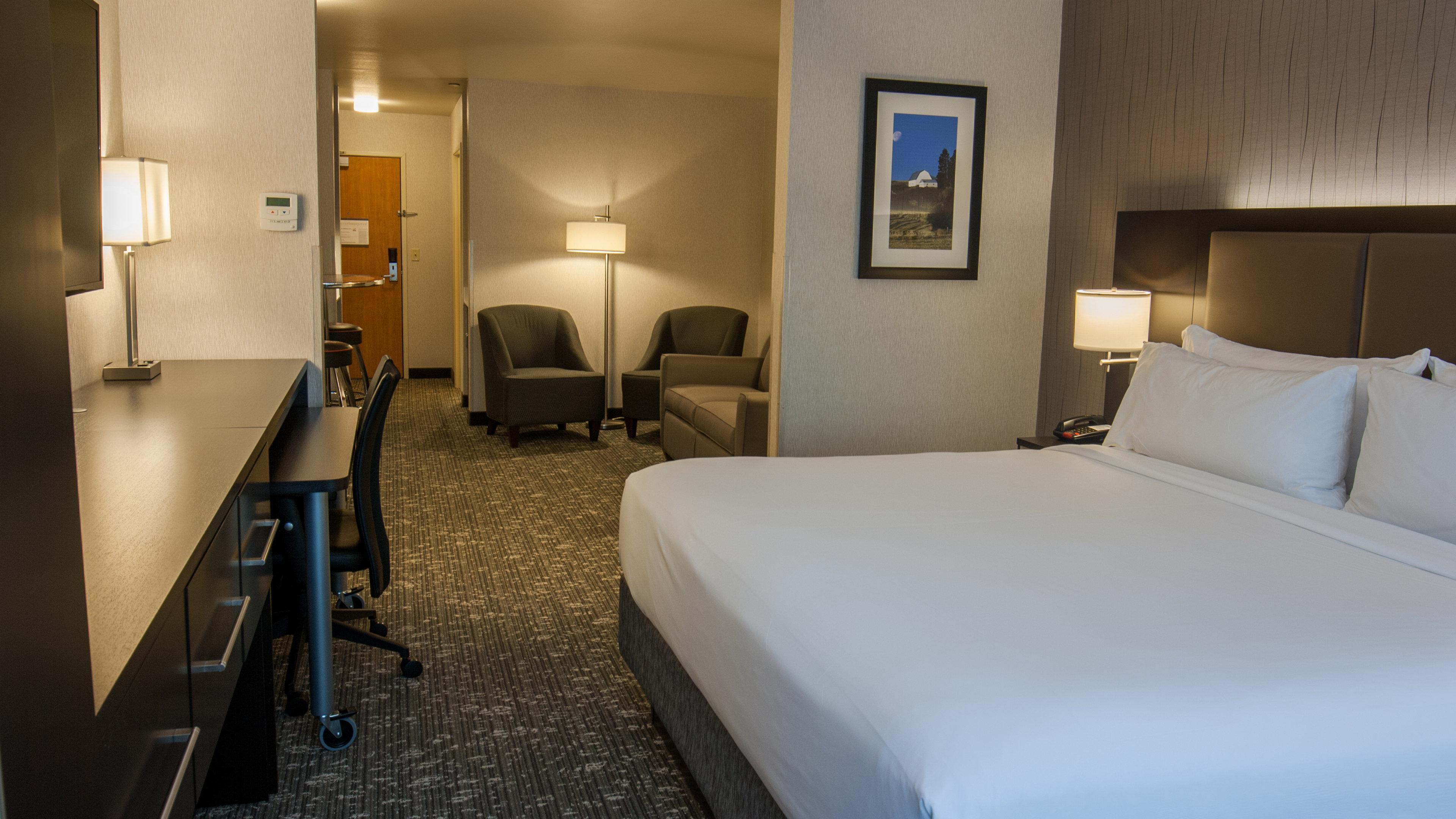 Holiday Inn Express & Suites Cheney By Ihg Exterior foto